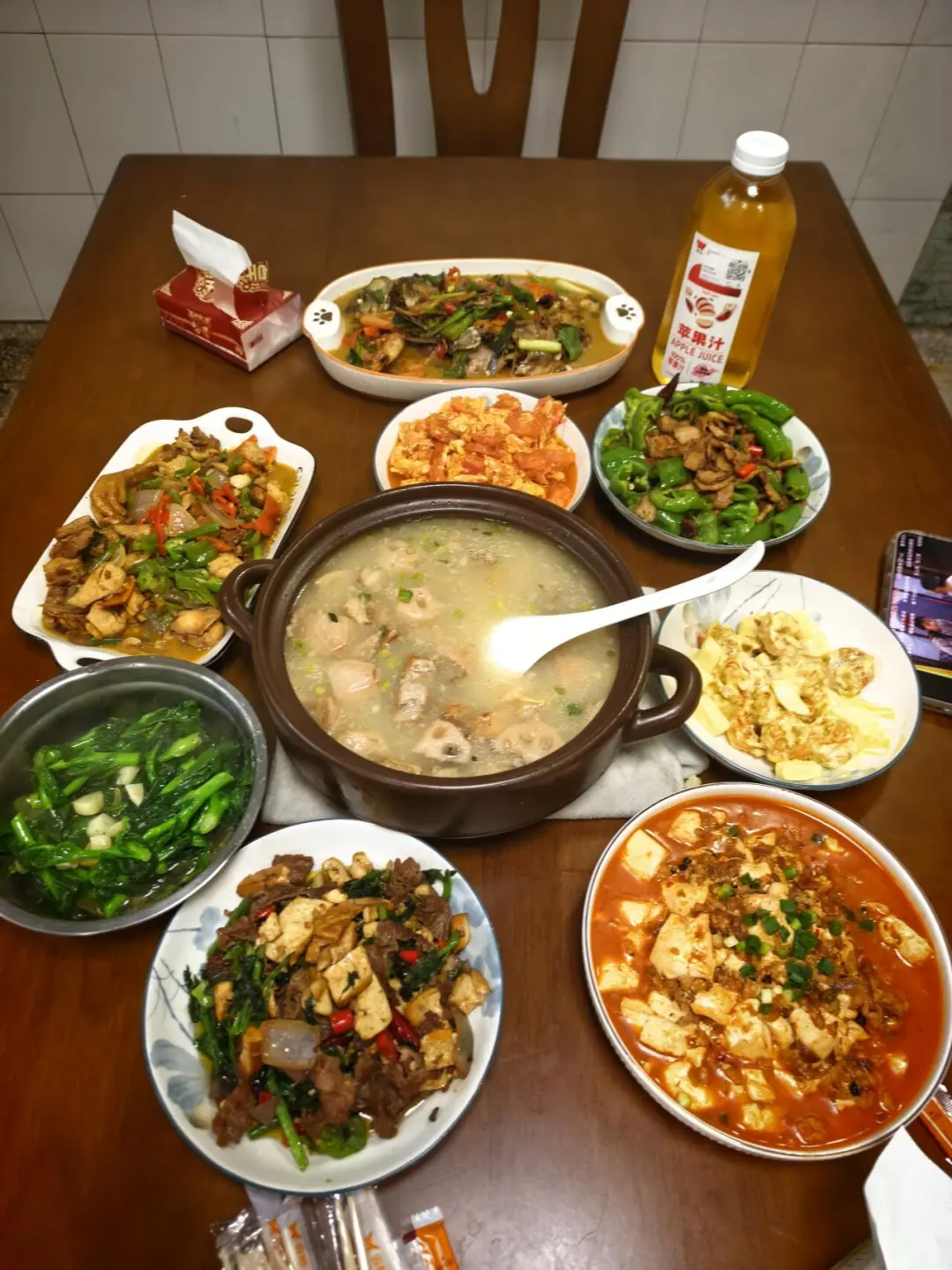 长这么大第一次做一桌菜给家人吃