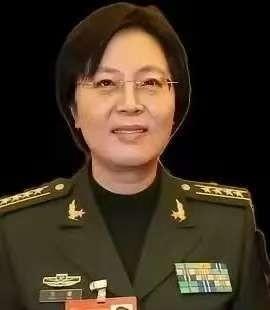7月16日国务院的一纸任免，让不少人悬着的心彻底踏实了。
58岁的陈薇，正式出任