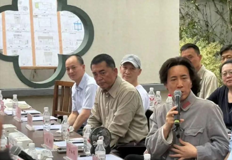主席形象后继有人？于和伟、唐国强、古月谁才是你的“梦中情主”？
建军节刚过，那股