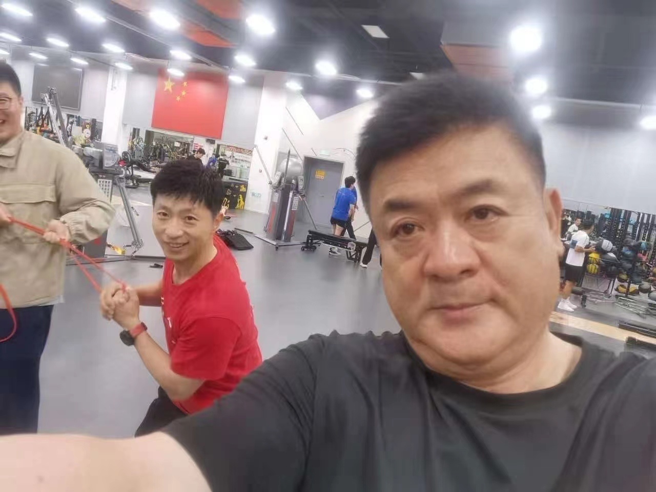 被钟金勇教练抓拍的练体能马龙~（不是今天以前的 ​​​