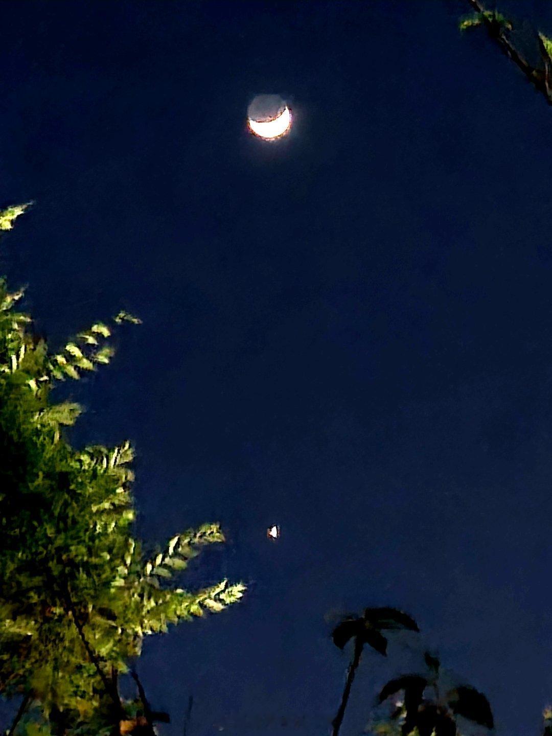 随手拍成都成都天空随手拍天气这里是成都手机摄影爱好者夜晚的成都天空。 成都·新金