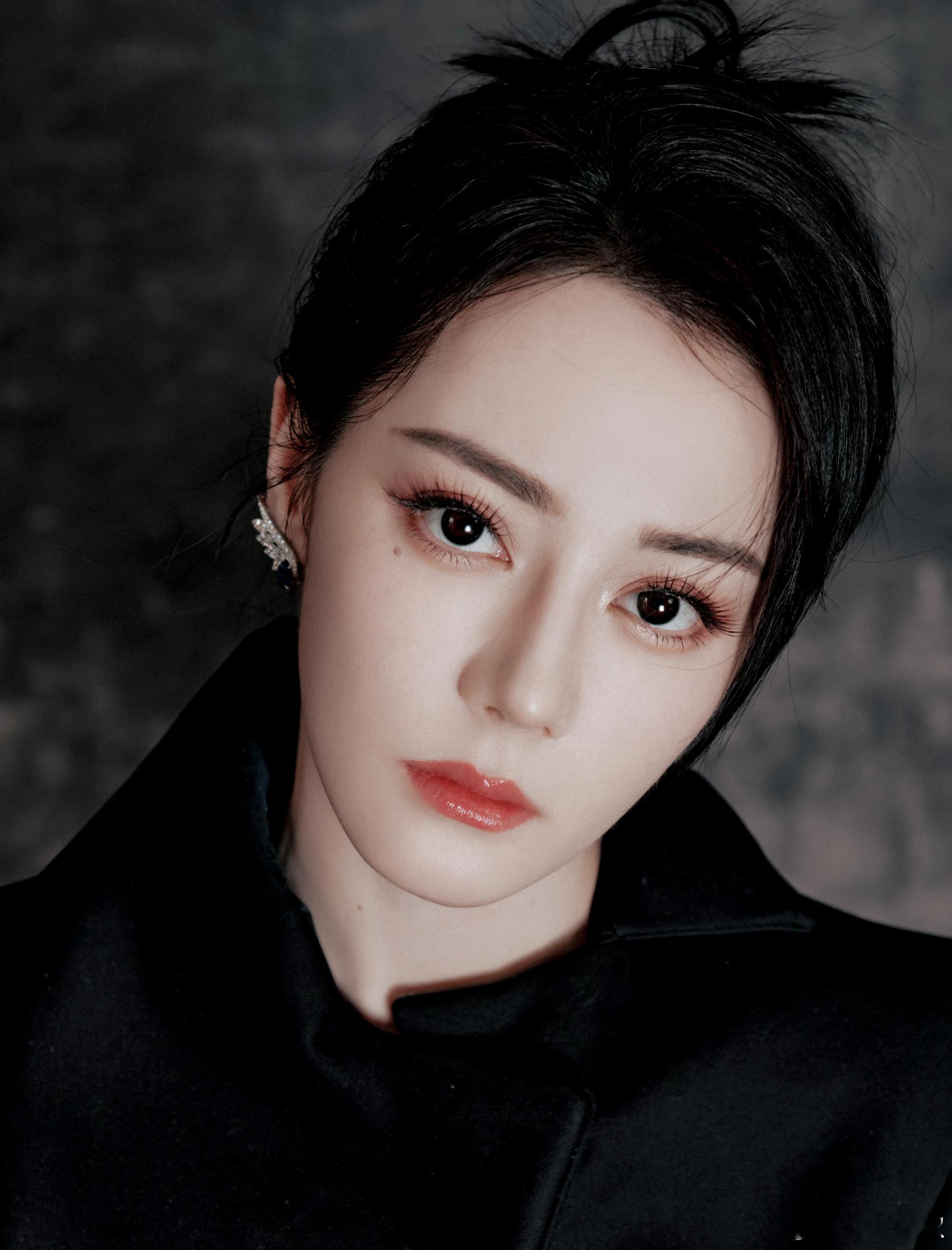 总裁：迪丽热巴·迪力木拉提🖤 迪丽热巴独资工作室已成立9年