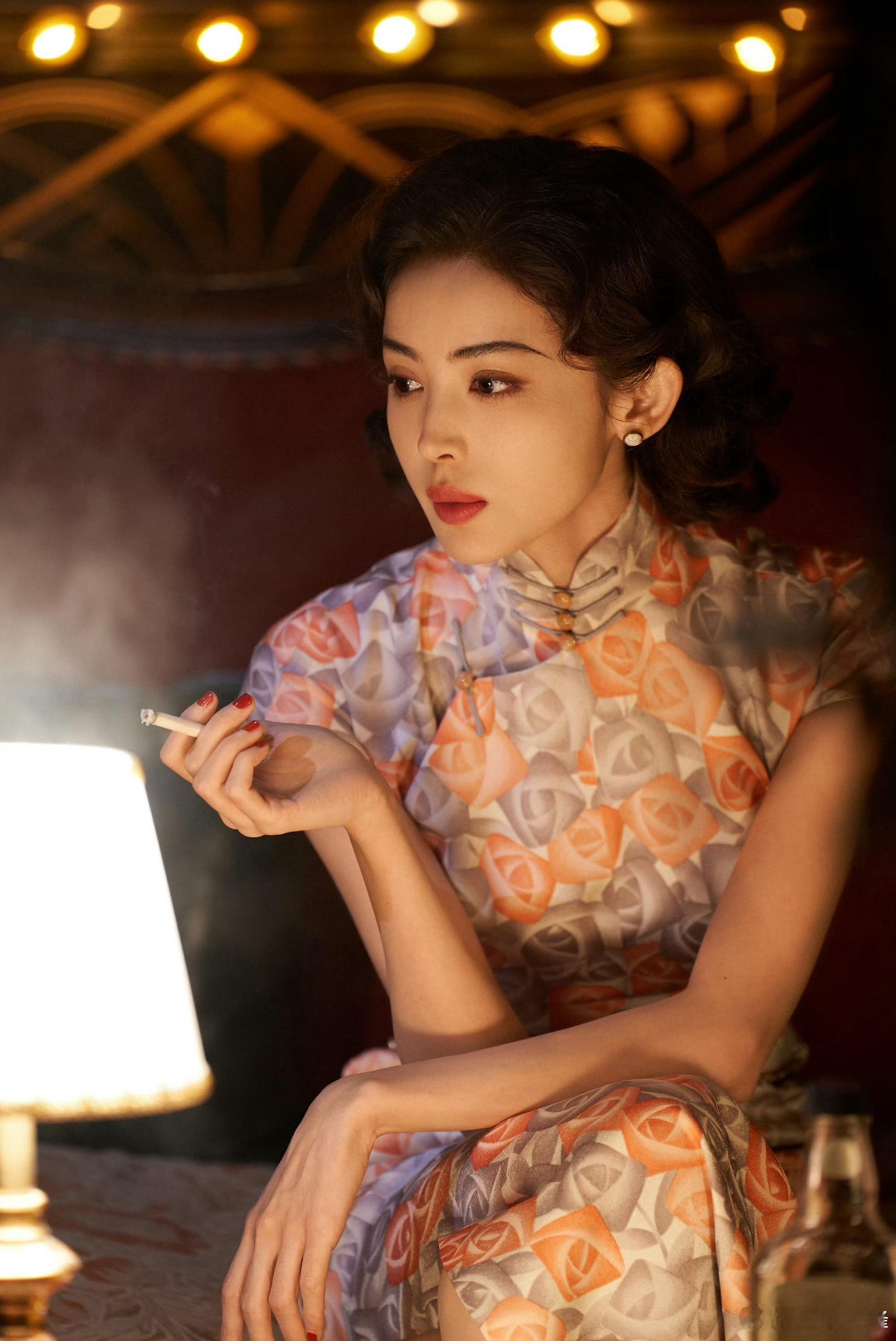 娜扎演技 进步 看完《醒来》彻底被娜扎惊艳，金宝一角灵动鲜活，旗袍造型绝美，演技
