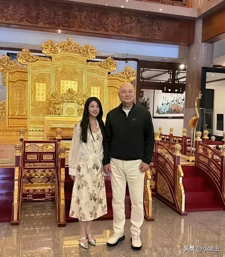 迟重瑞个子，这么高啊？
一米八都有，大个子。
演西游记没发现他是高个子，可能是和