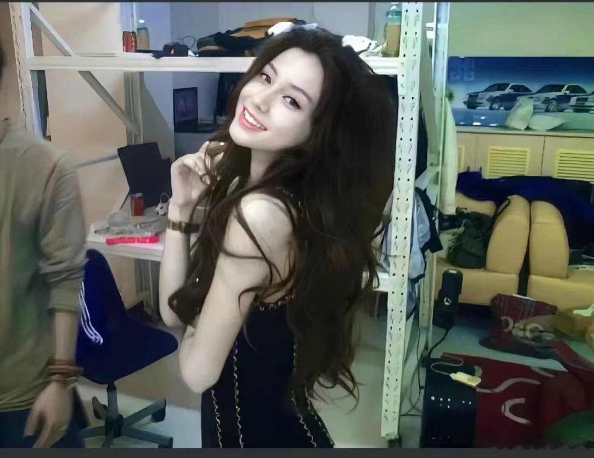 angelababy  angelababy君绮罗“你的青春 我浪漫的开端” ?