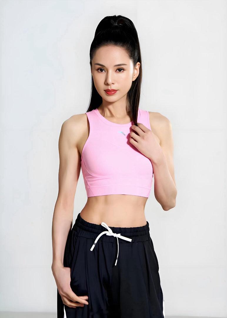 李若彤60岁正是闯的年纪李若彤演60岁飙车外婆李若彤新剧外婆人设反差太绝，平日里