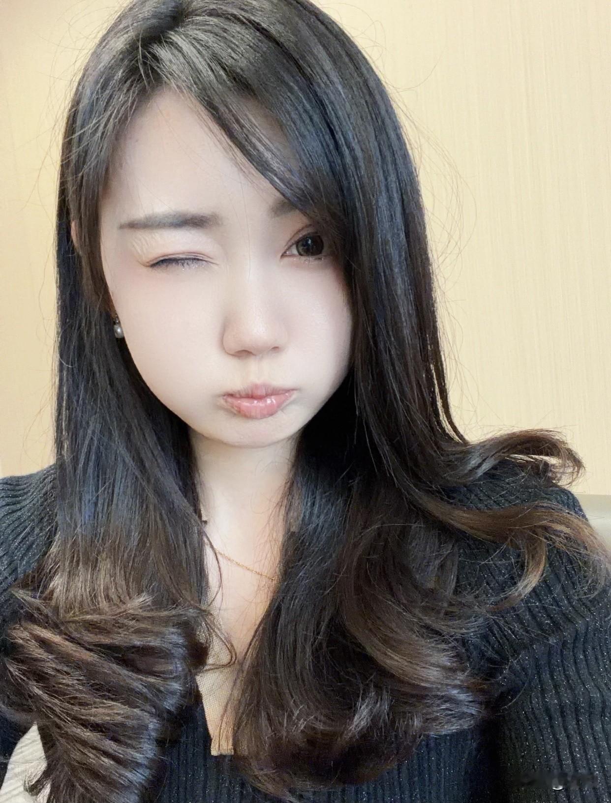 你喜欢天然美女吗超喜欢天然美女！天然美女就像未经雕琢的璞玉，美得自然又真实