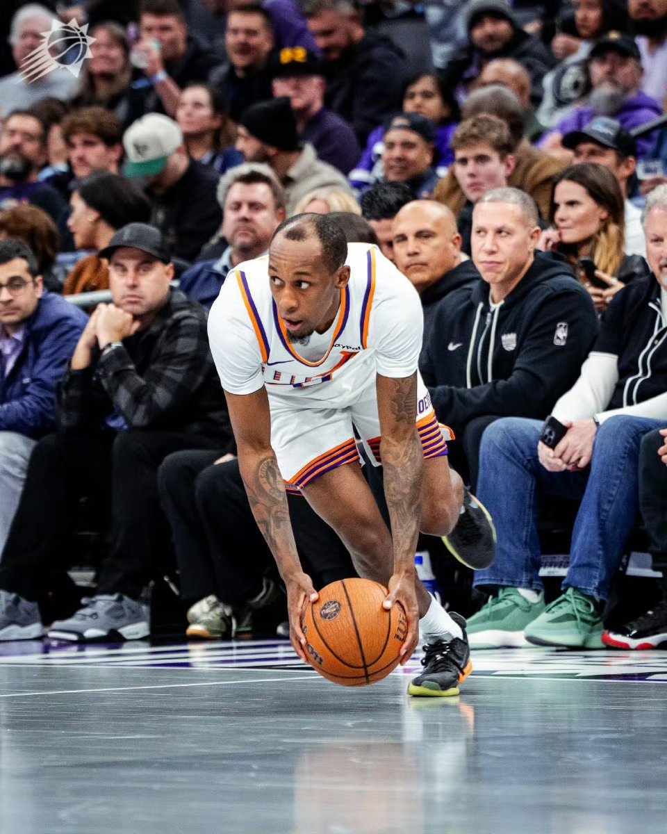 客场擒王继续稳坐西部第六各轮换球员评级如下👇🏻夯：马威、吉莱斯皮；顶级：布耶