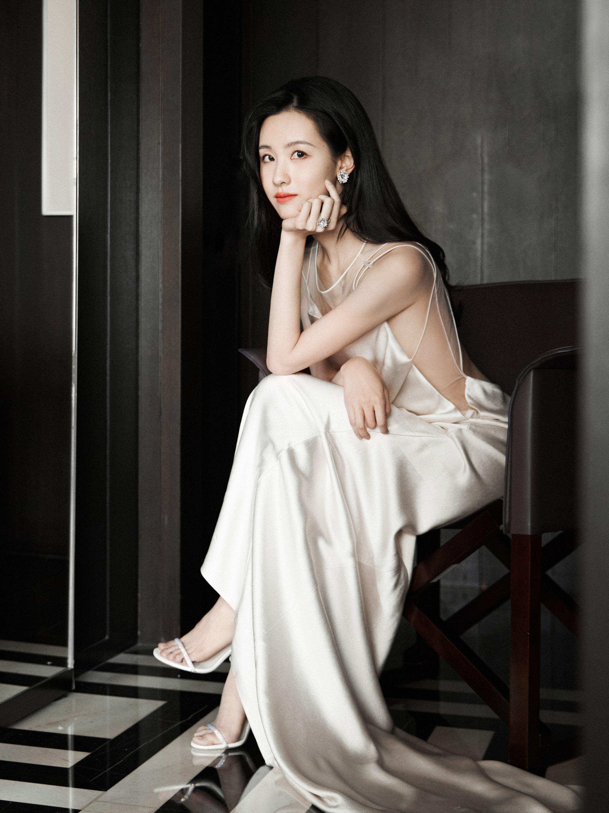 👠陈都灵可甜可御的嘟嘟陈都灵 甜妹脸御姐音