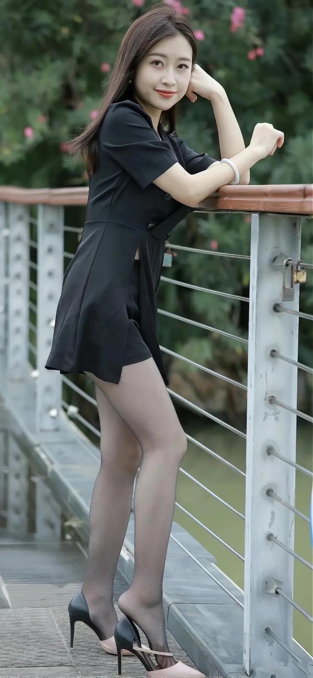 斯人若彩虹，遇上方知有。