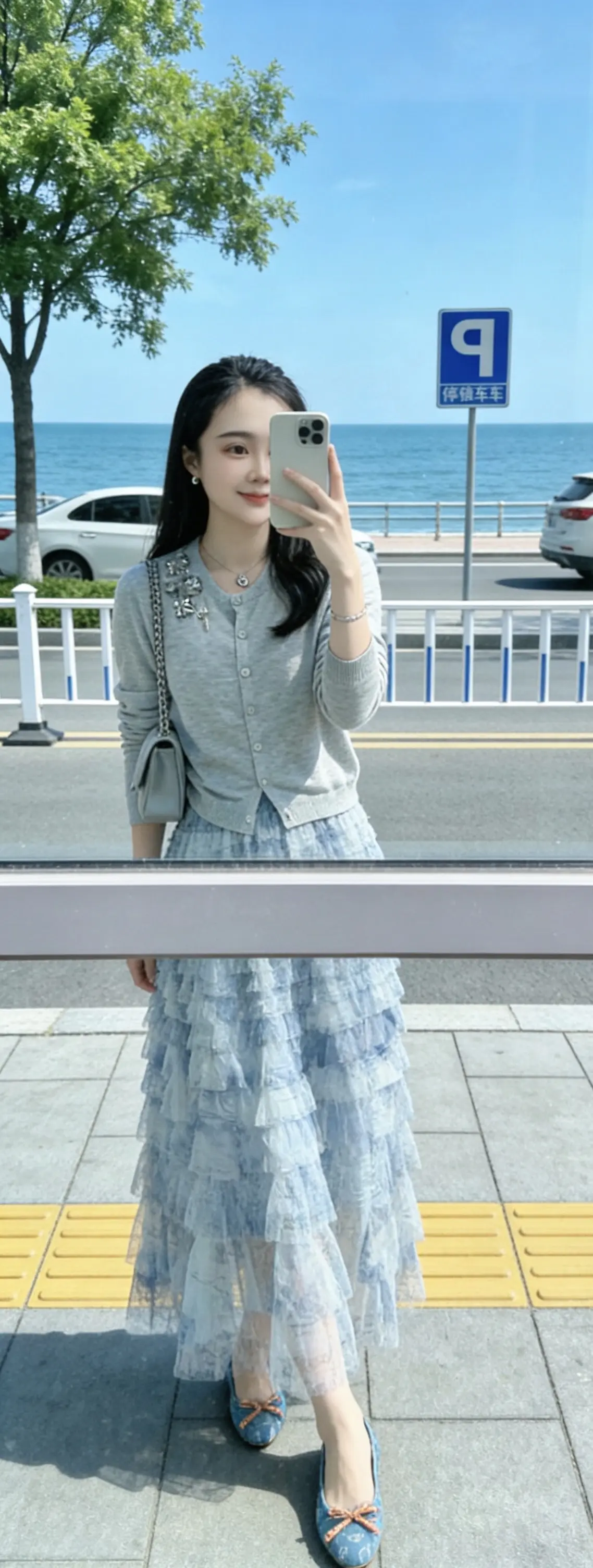 “普通啊，当然普通，谁不普通，但是各花各有各花香，各花入各眼，我们都是普通人。”