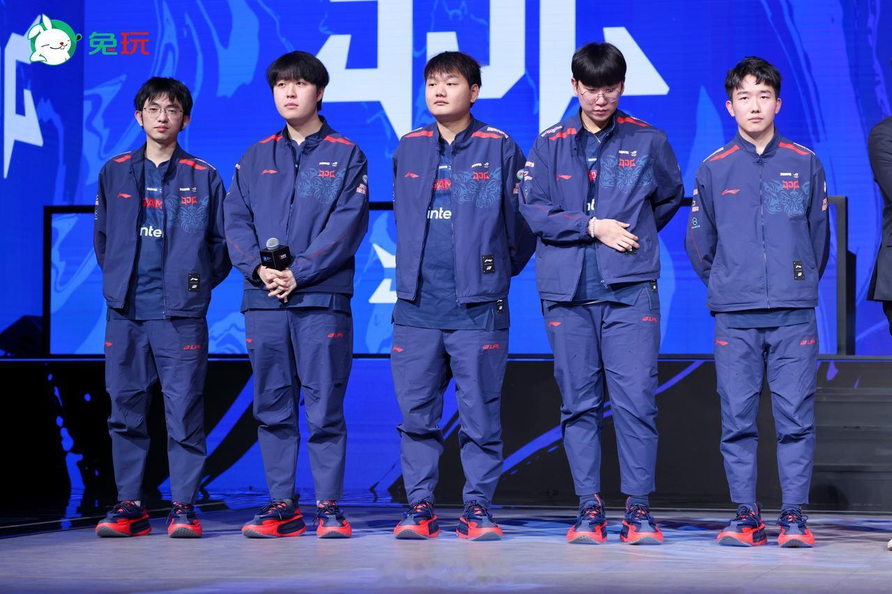 JDG返图，新赛季加油！[碰拳]

#wbg和jdg表演赛##2024lpl春季