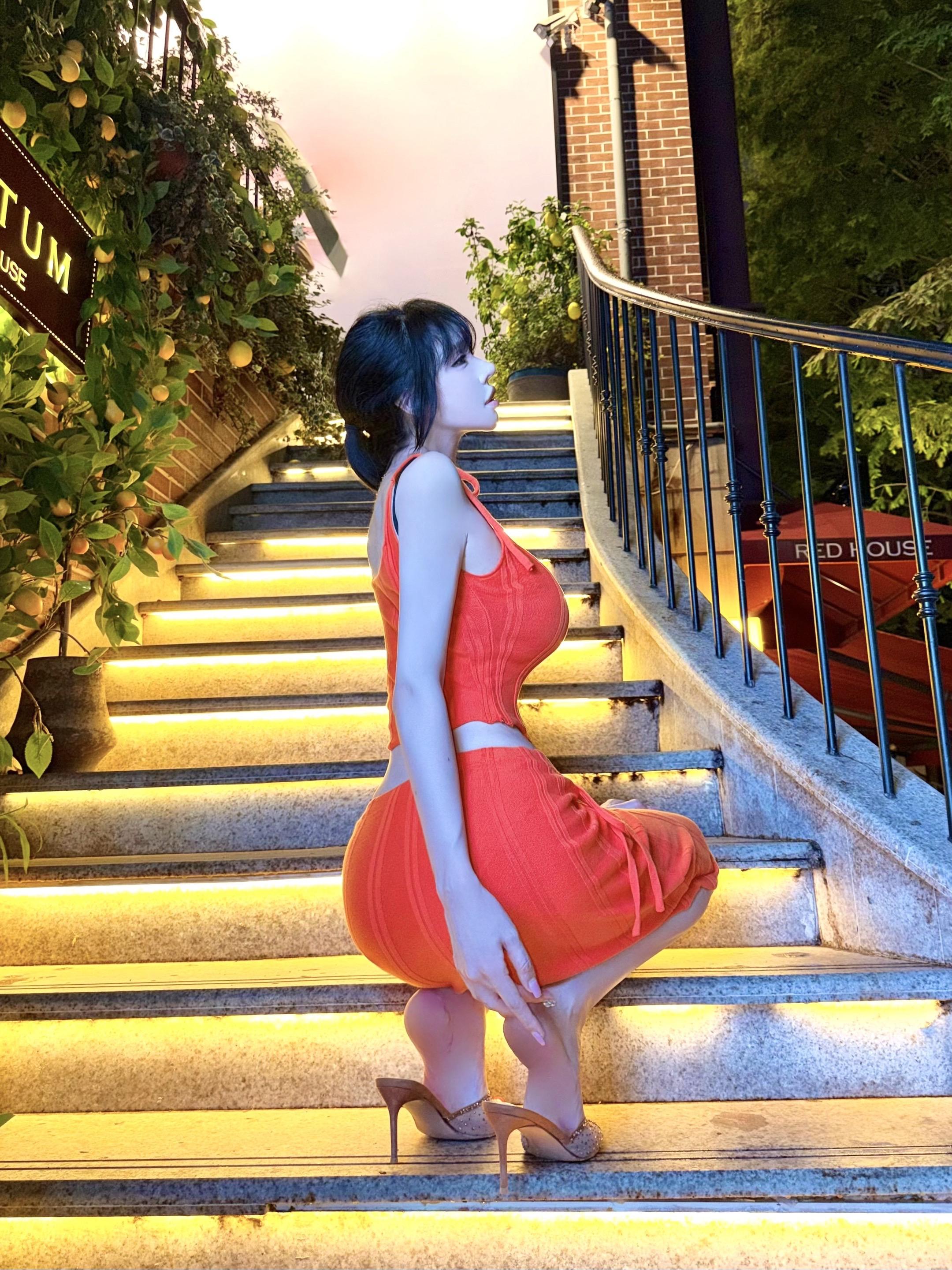 姐妹说发这两张肯定火。我发了，我看看怎么个事😈
