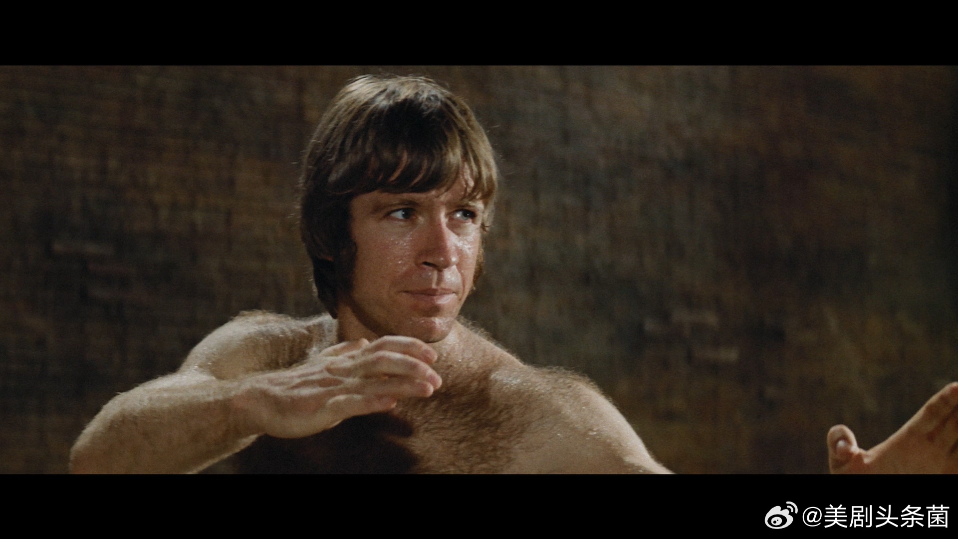 好莱坞动作影星 查克·诺里斯（Chuck Norris）去世，享年86岁。查克曾