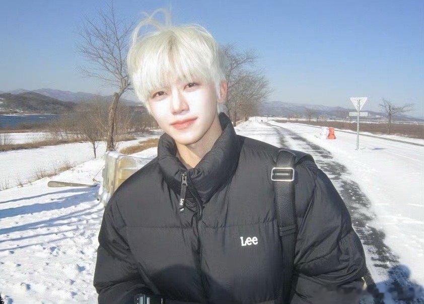 罗渽民白发白发造型简直top级别的撕漫男这也太帅了！！！ 