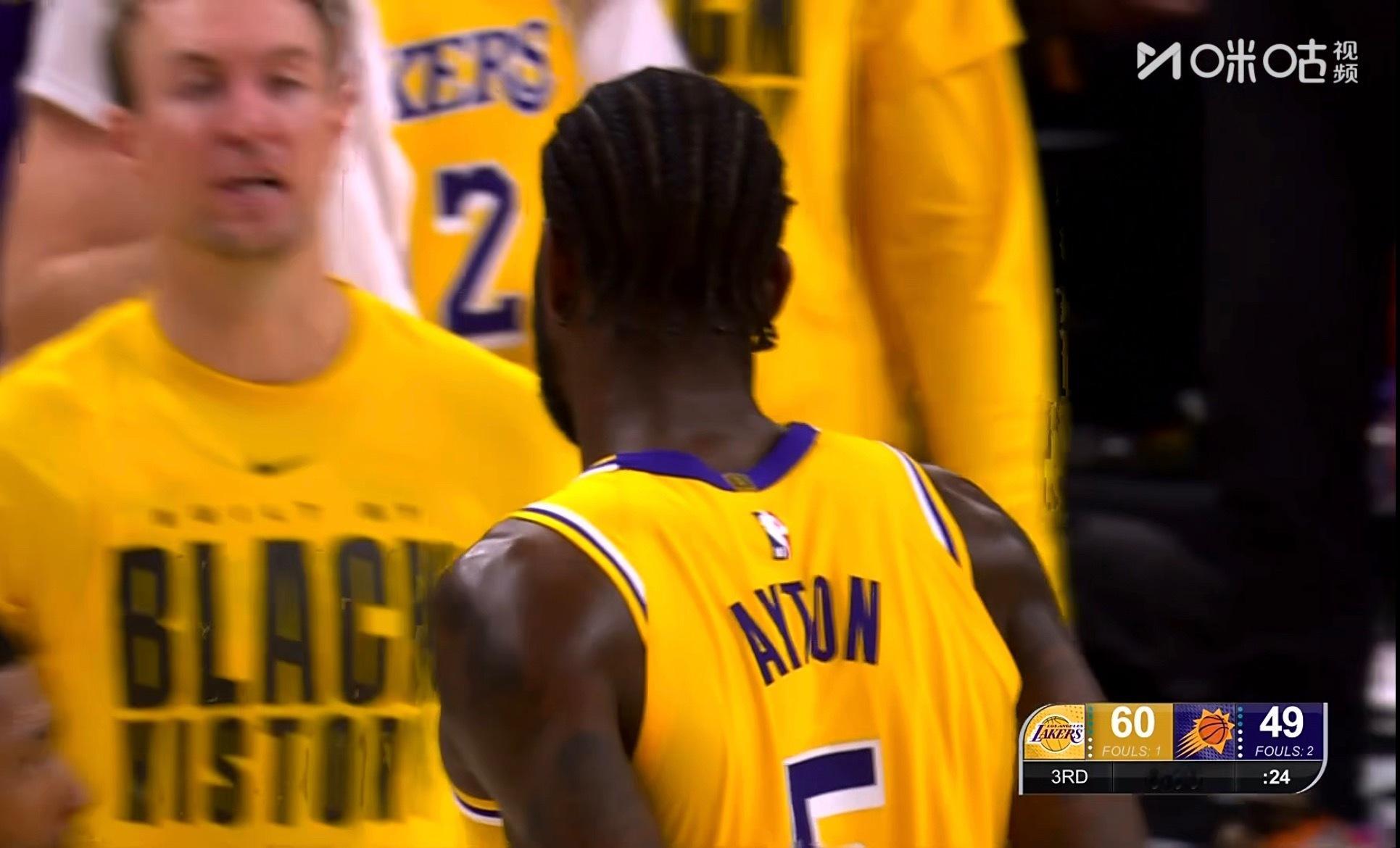 艾顿终于得分了，打停比赛。 湖人vs太阳