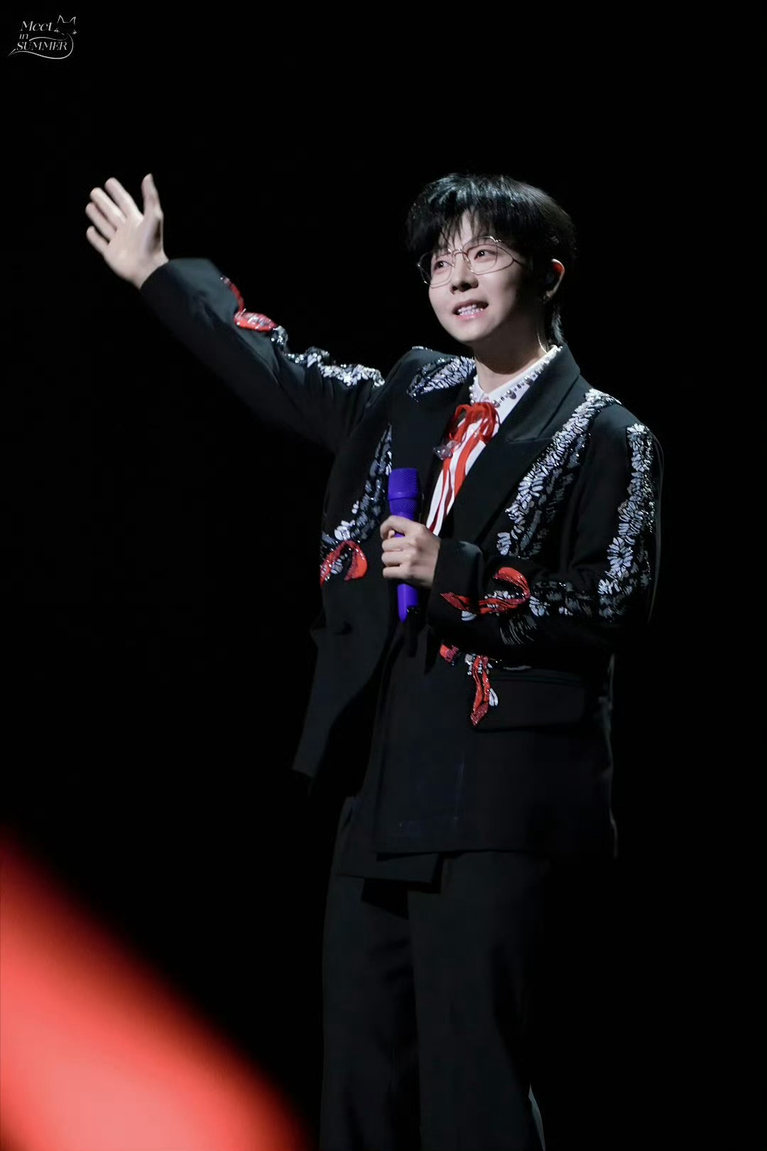 陈小春胡夏开始懂了陈小春杭州演唱会杭州的朋友也太幸福了吧！陈小春新年巡演首站，和