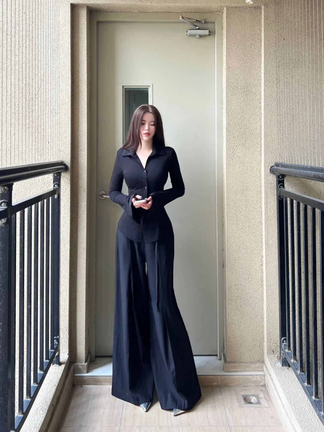 我爱黑色！因为看起来显身材还瘦~