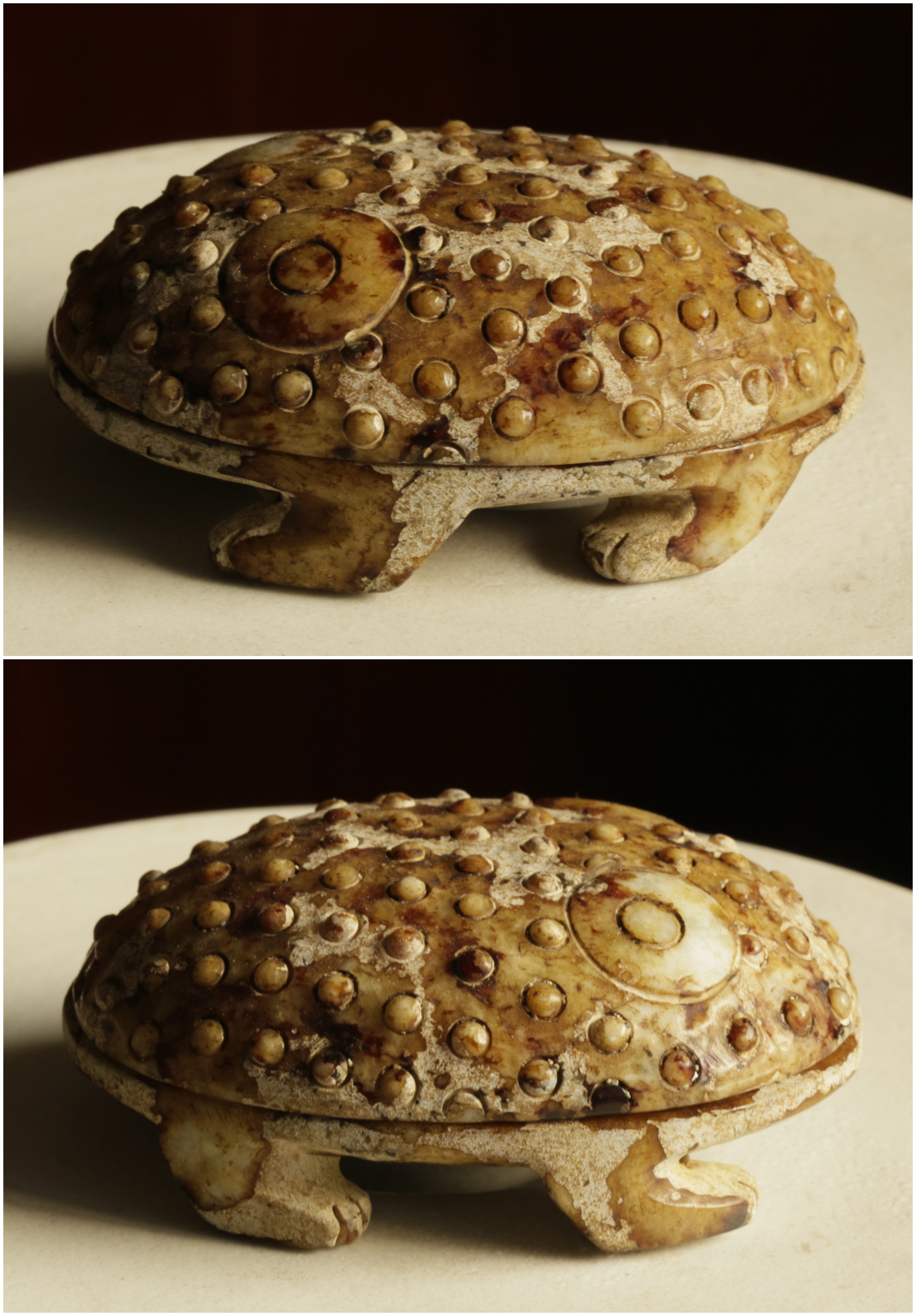 战汉 . 白玉重沁蟾蜍形小盖盒（一组两件）尺寸：重312.3克，长97MM，宽7