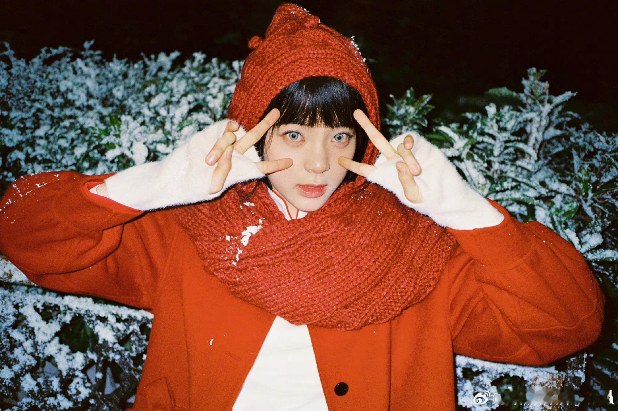 #欧阳娜娜夏日限定冰雪小紅帽#好看#欧阳娜娜蓝色美瞳# ​​​