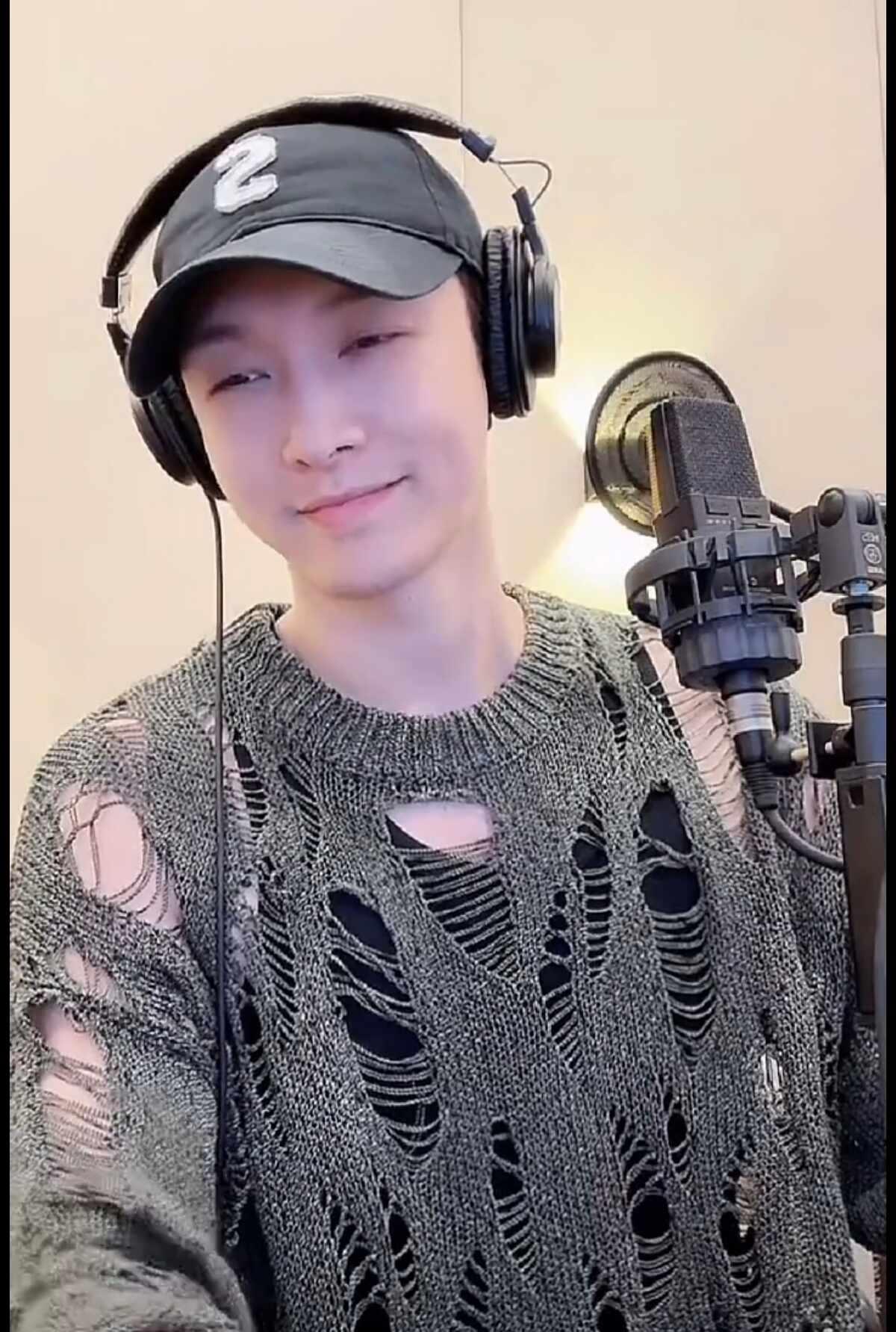 嘿嘿～
张艺兴 张艺兴入住 张艺兴留了又留版
看谁呢嘿嘿嘿