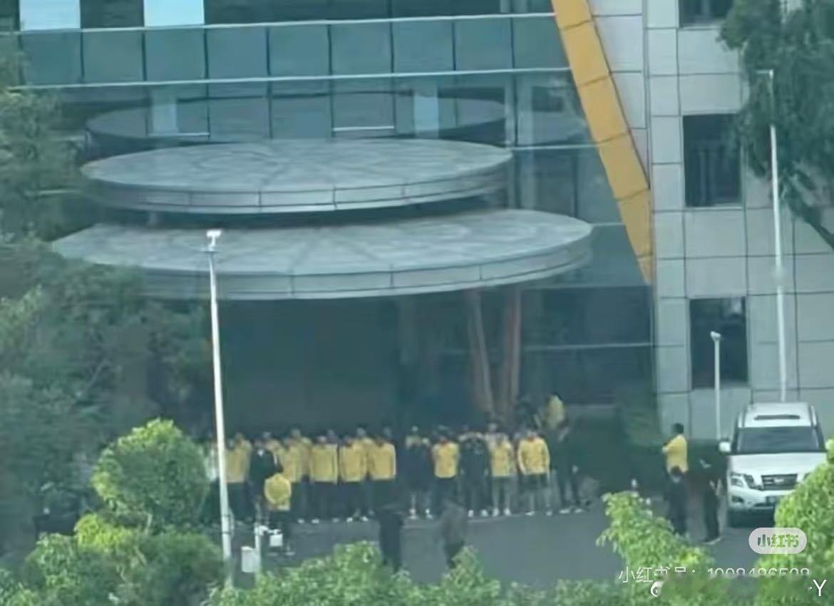 男乒上早操 应该上以后不封训的时候没必要6点半起来但是早操应该坚持下去让一部分人