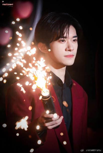 易烊千玺生来就是going我的双11疯狂好六夜每当看到千玺在舞台上表演，我就会觉