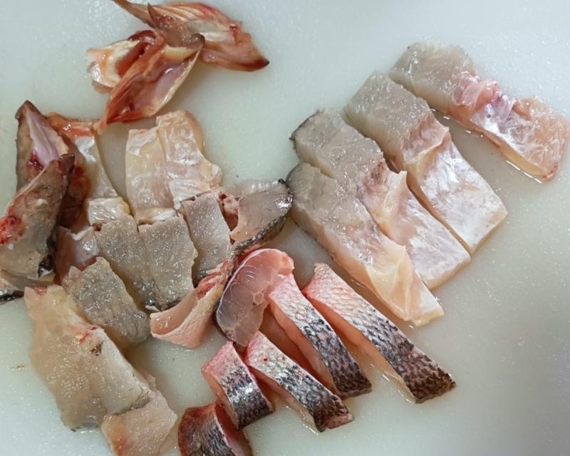 一人一道年夜菜  年夜菜之鲜嫩豆腐鲈鱼煲家人们，鱼和豆腐是绝配，鲜香嫩滑，营养又