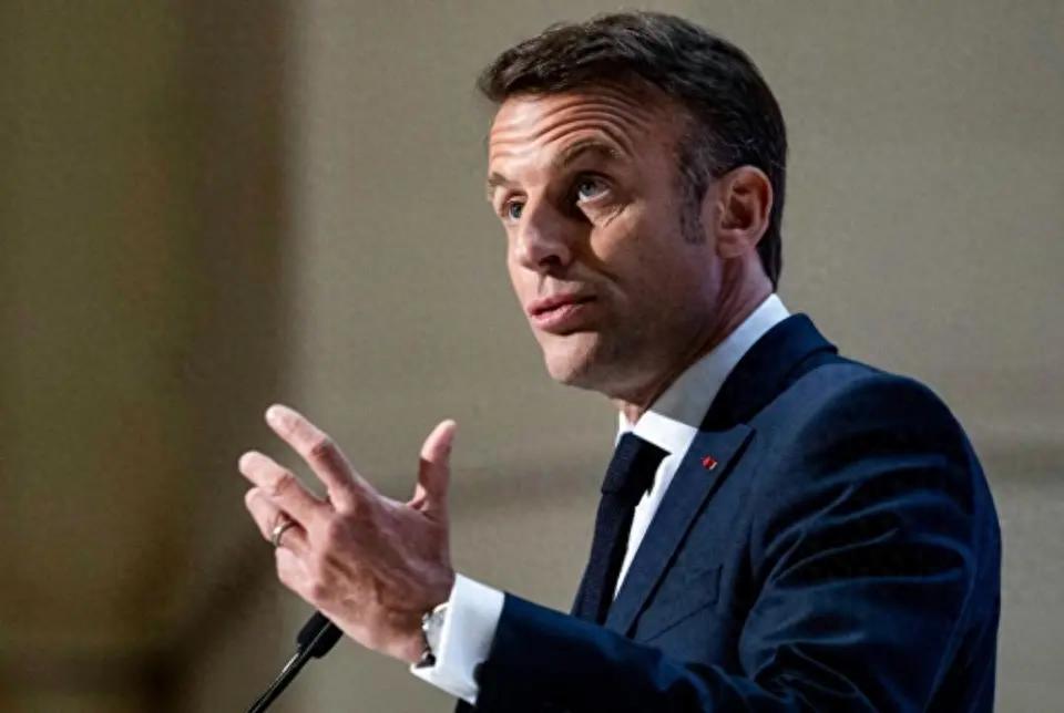 法国民意大转向！马克龙支持率狂跌至25%，民众失望透顶，极右翼势力虎视眈眈，法国