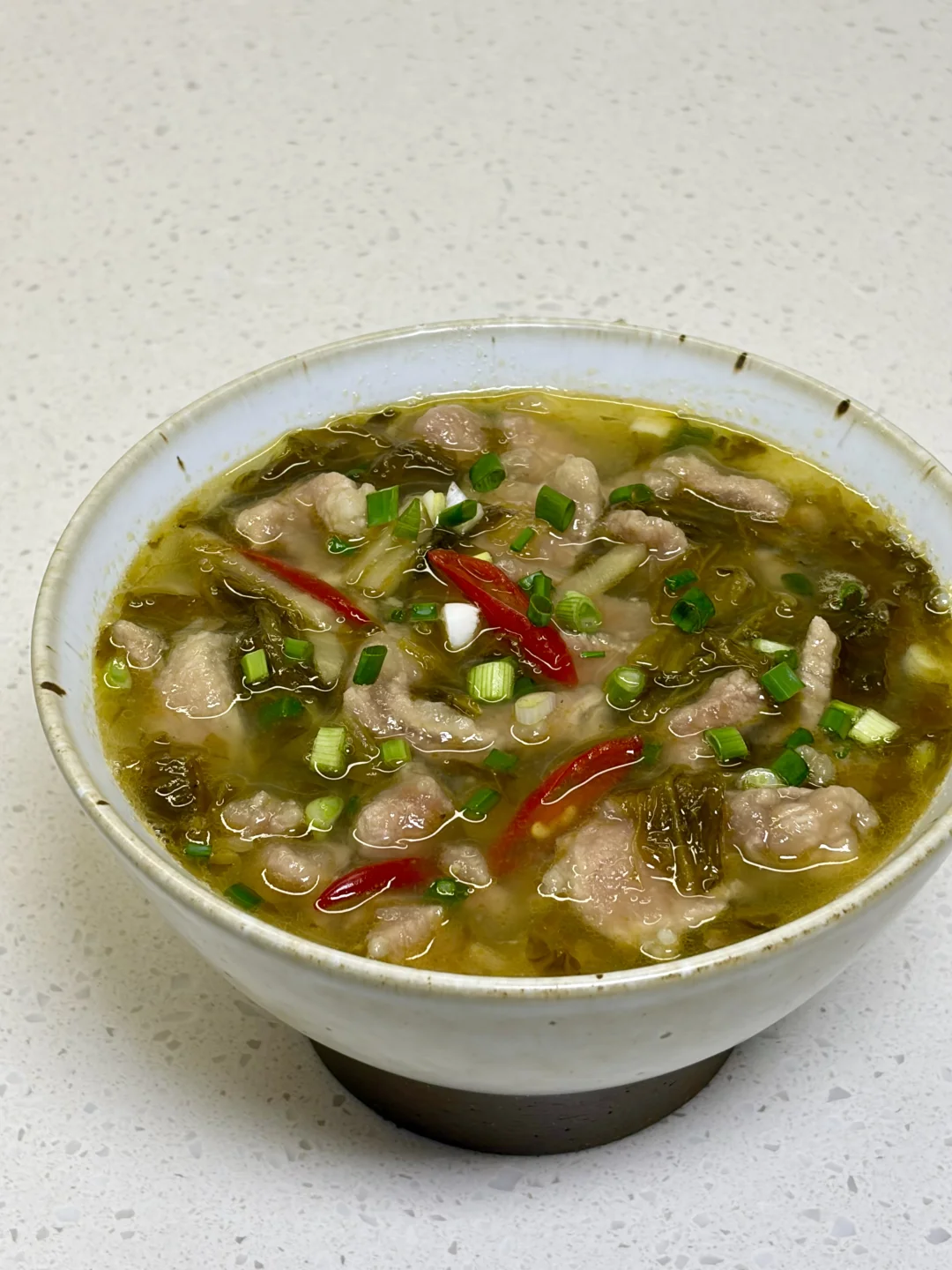 汤鲜味美巨开胃的酸菜滑肉，附详细做法～