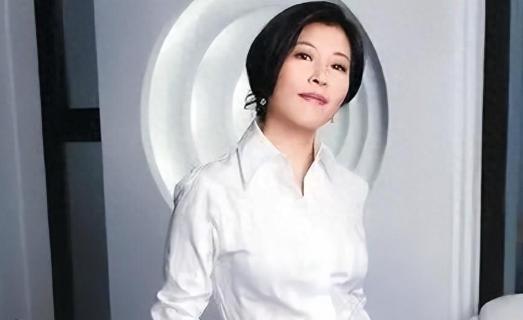 2018年，体坛最大败类：卷走44亿逃去美国，如今买飞机住豪宅生活潇洒。这位中国