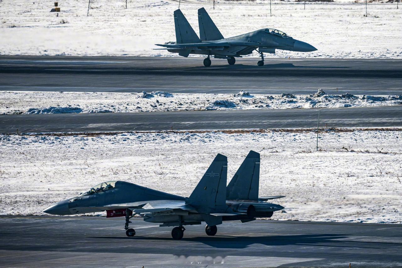 北国风光与歼-16同框