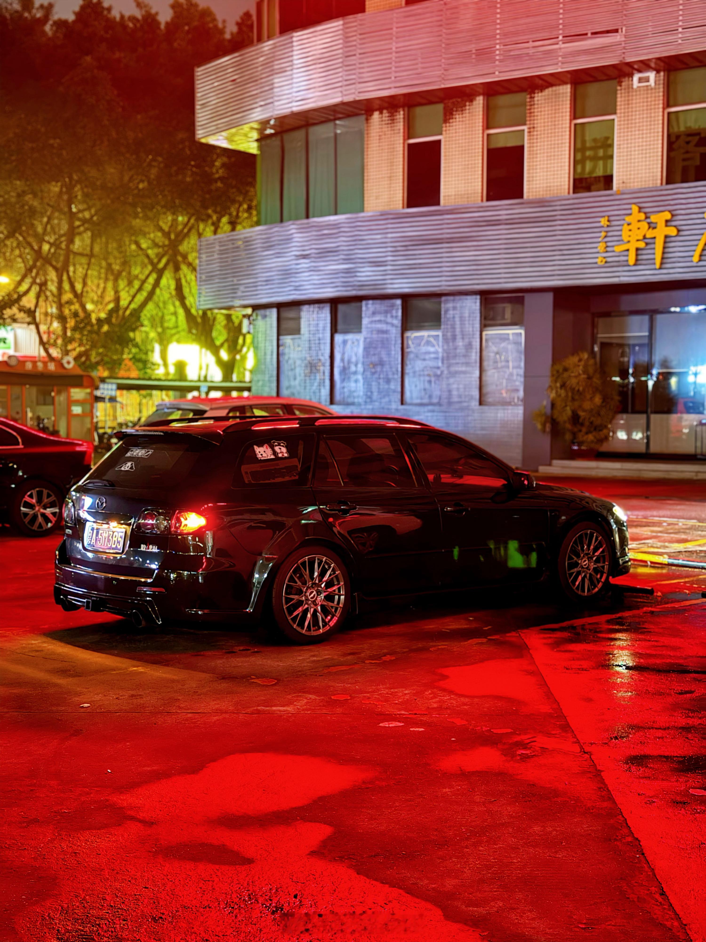 冷雨夜 我想早点归家[允悲]主观上非常不喜欢下雨天客观上下雨又代表润物细无声[并