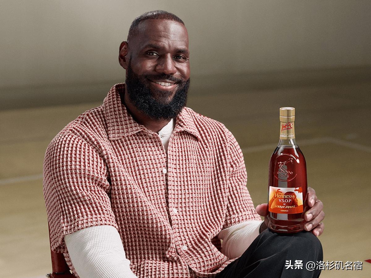 哎呦喂，快船都已这般残阵，詹姆斯竟还在背后耍手段，故意踮脚祖巴茨，害得祖巴茨呈9