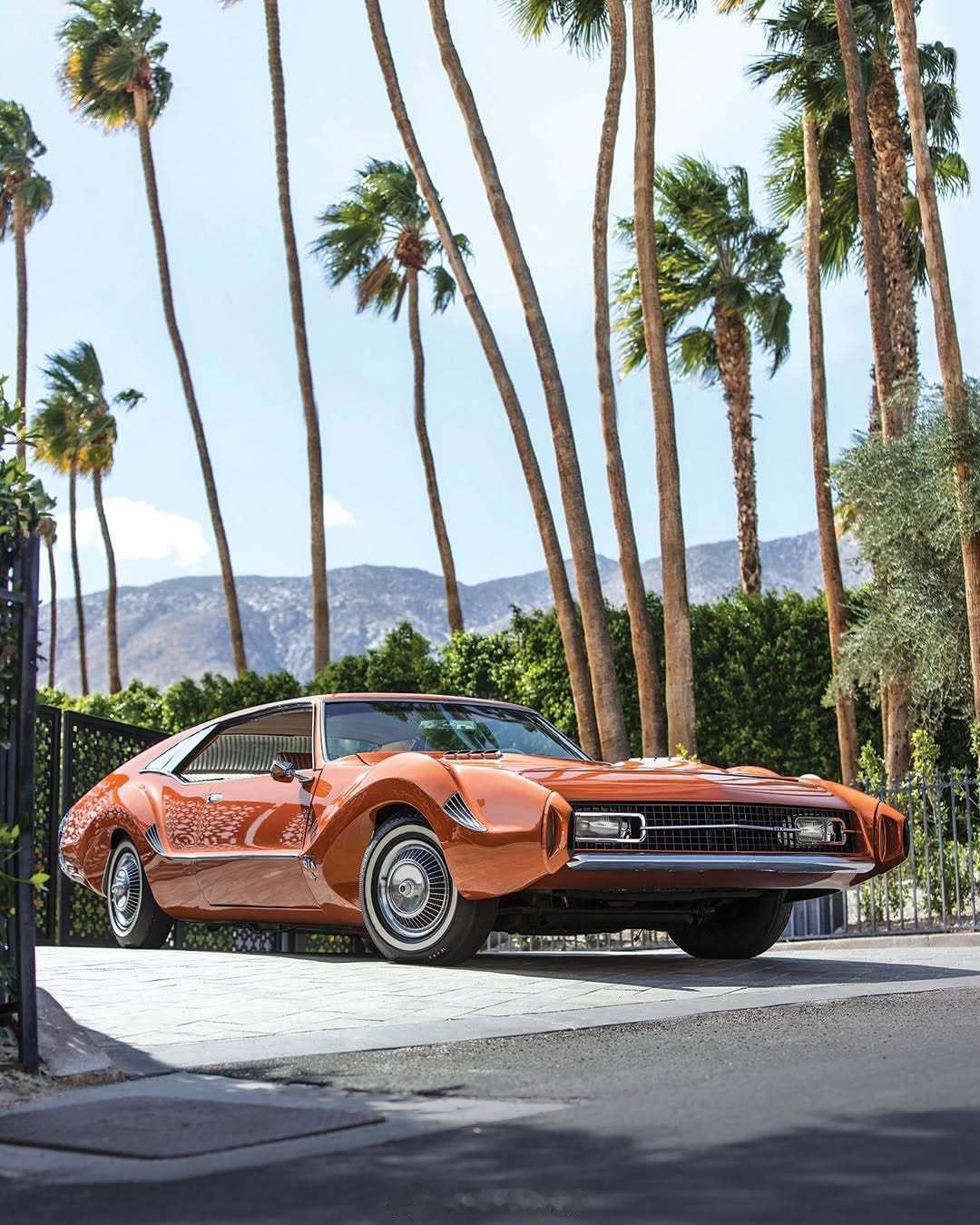 ClassicCars Oldsmobile Toronado Esso 67-