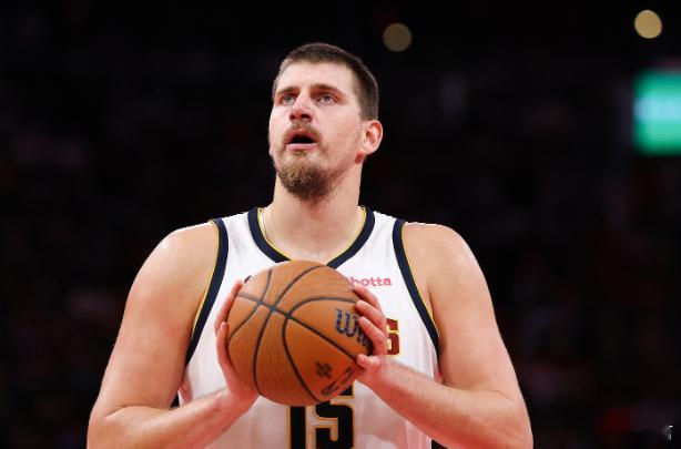 12月12日讯 今日NBA常规赛继续进行，掘金136-105轻取国王。本场比赛约