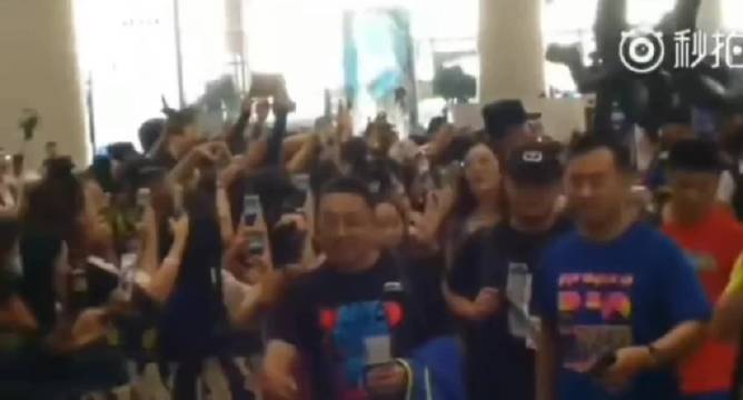 张继科还用蹭热度？当年他的热度，吓死现在那对cp。即便退役多年，现在的热度也远超现役网红球员。 ​​