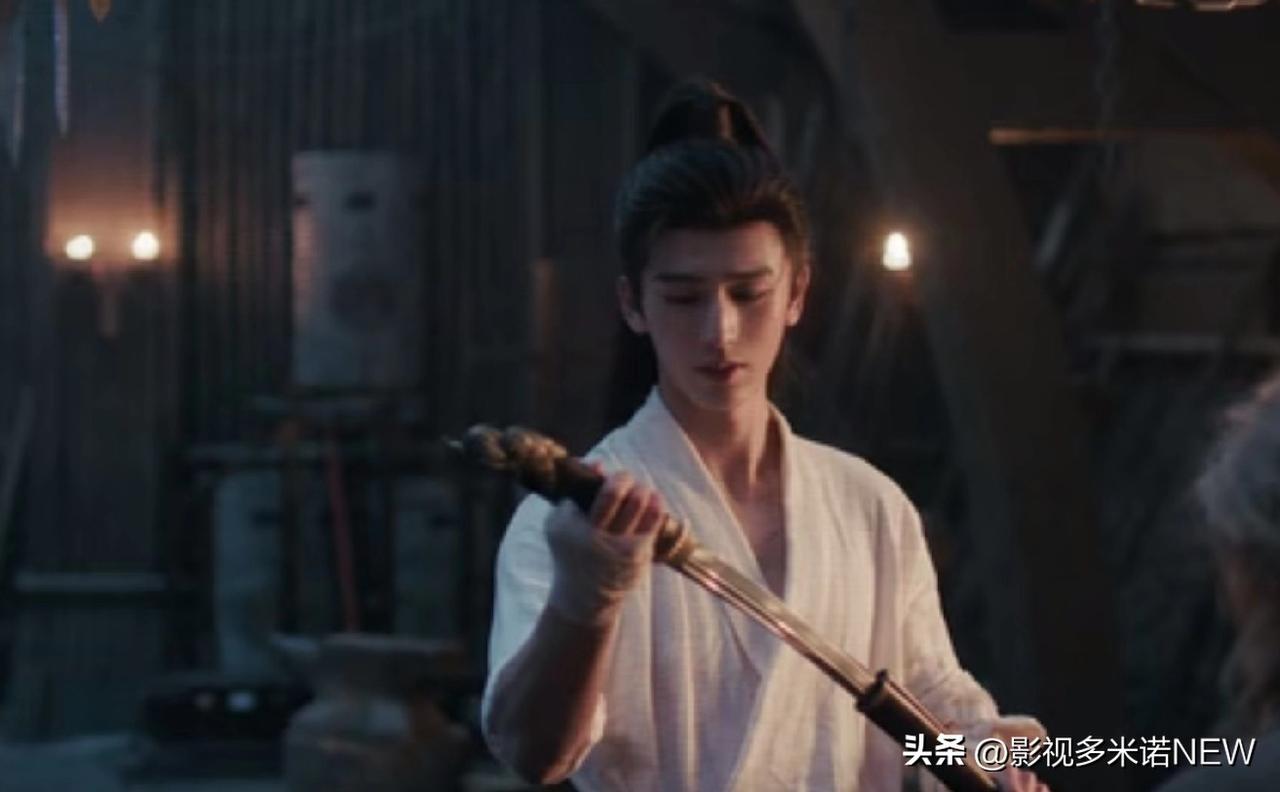 谢征用血铸刀，铸的是长玉的未来。
公孙用针补鞋，补的是公主的尊严。
谢征放下的是