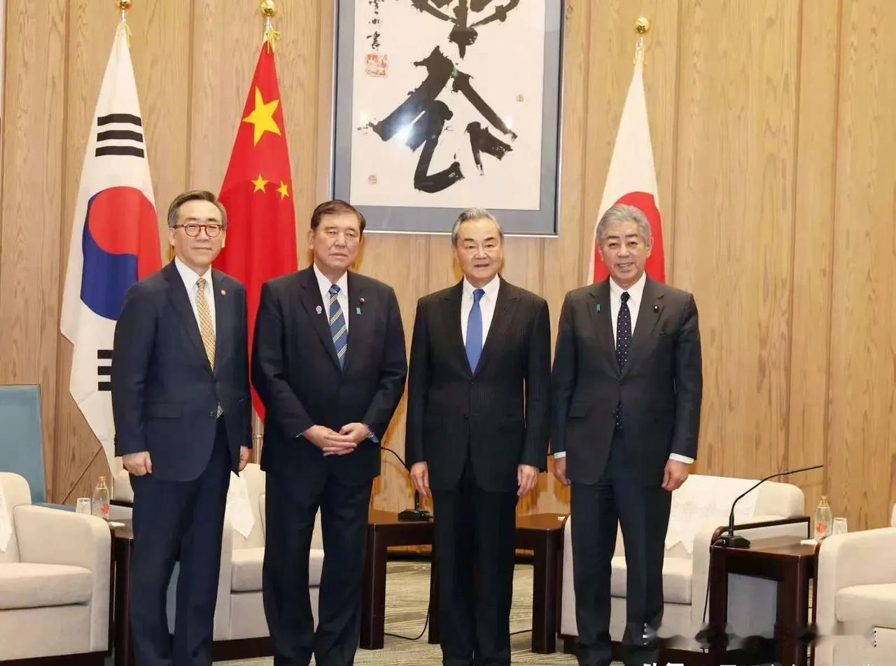 韩国外长玩“双面外交”！嘴上喊合作，心里防中国？
 
2025年8月3日，韩国外