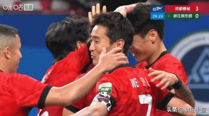 四川球迷最大的优点，就是不太在乎球队的输赢，甚至于在取得连续胜利之后，早就做好了