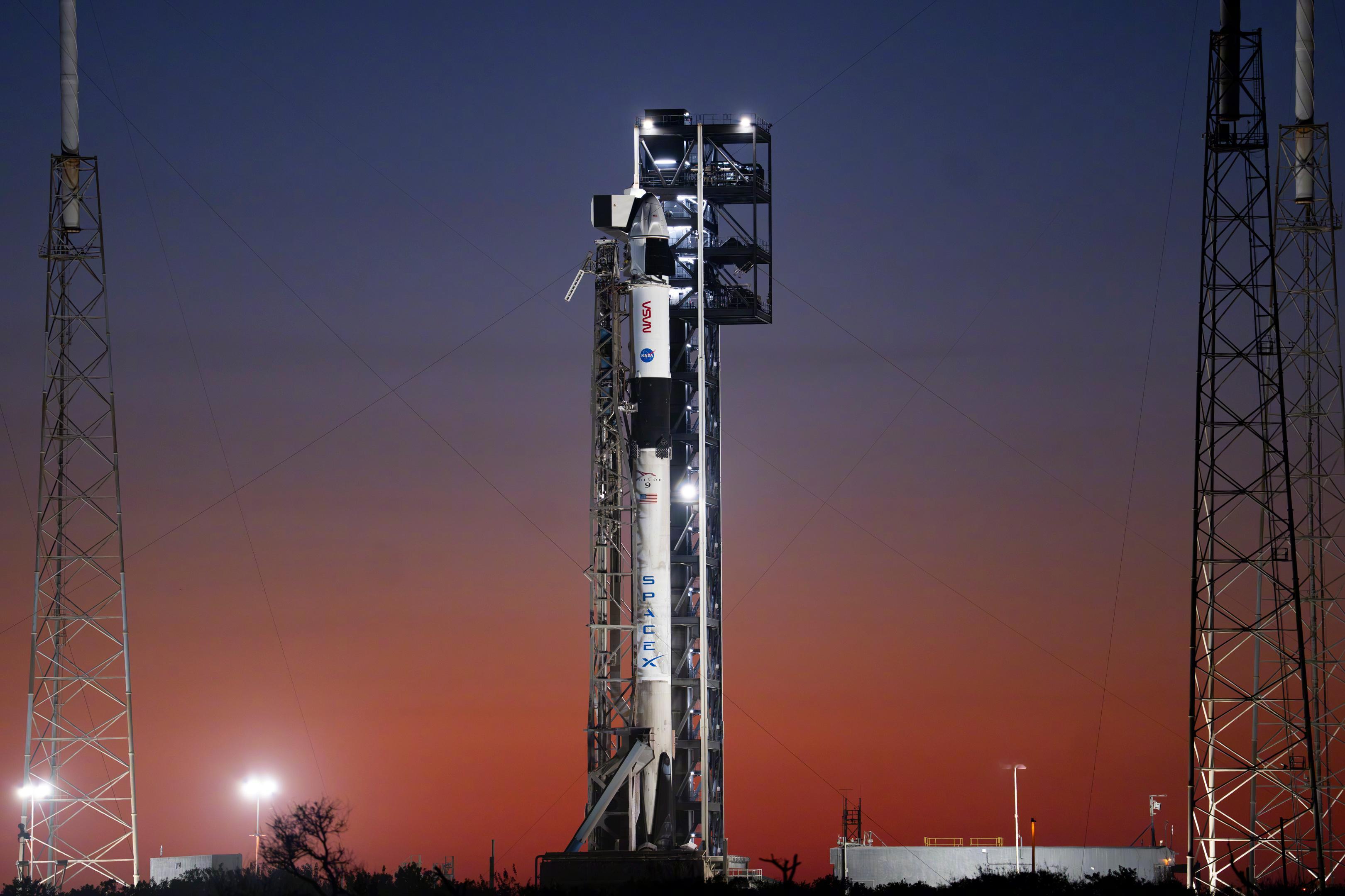 因天气原因，Crew-12的发射推迟到了美国东部时间2月12日5时38分（北京时