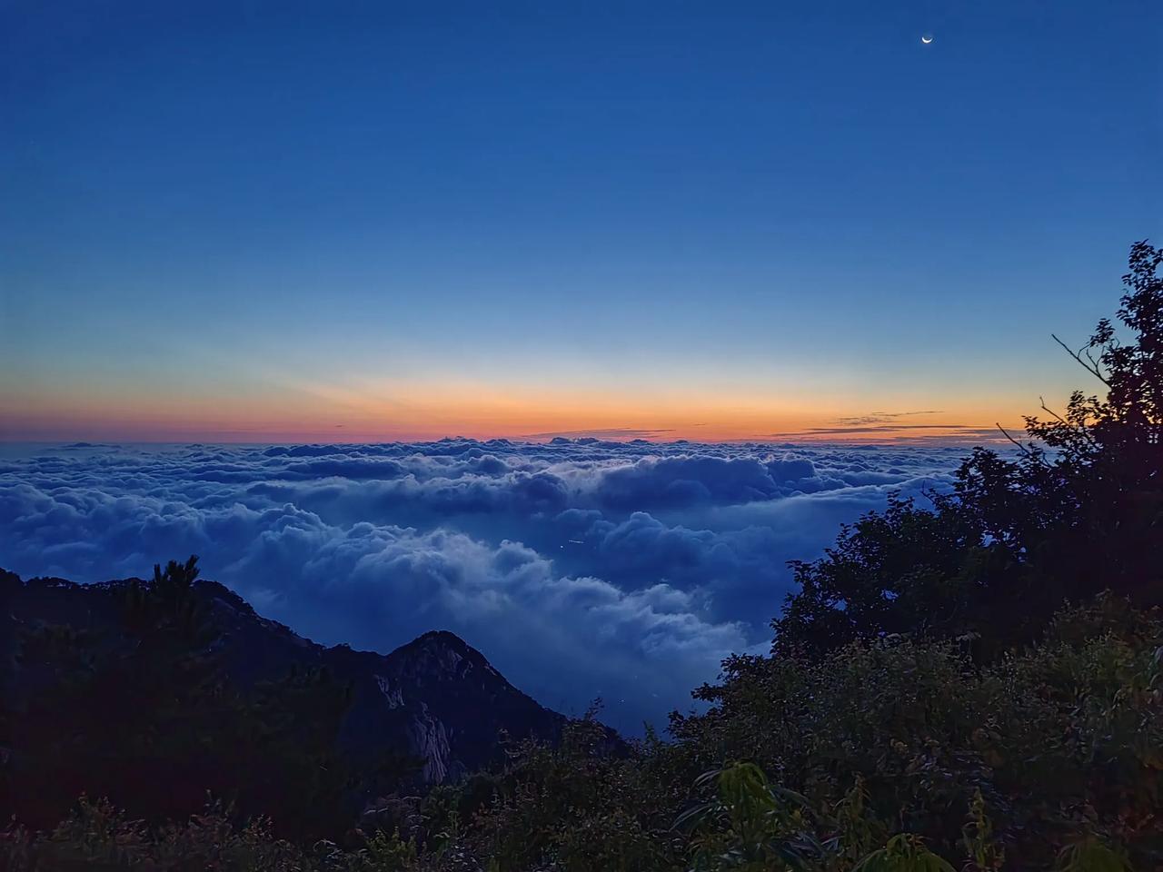 日出🌅云海
拍摄于泰山