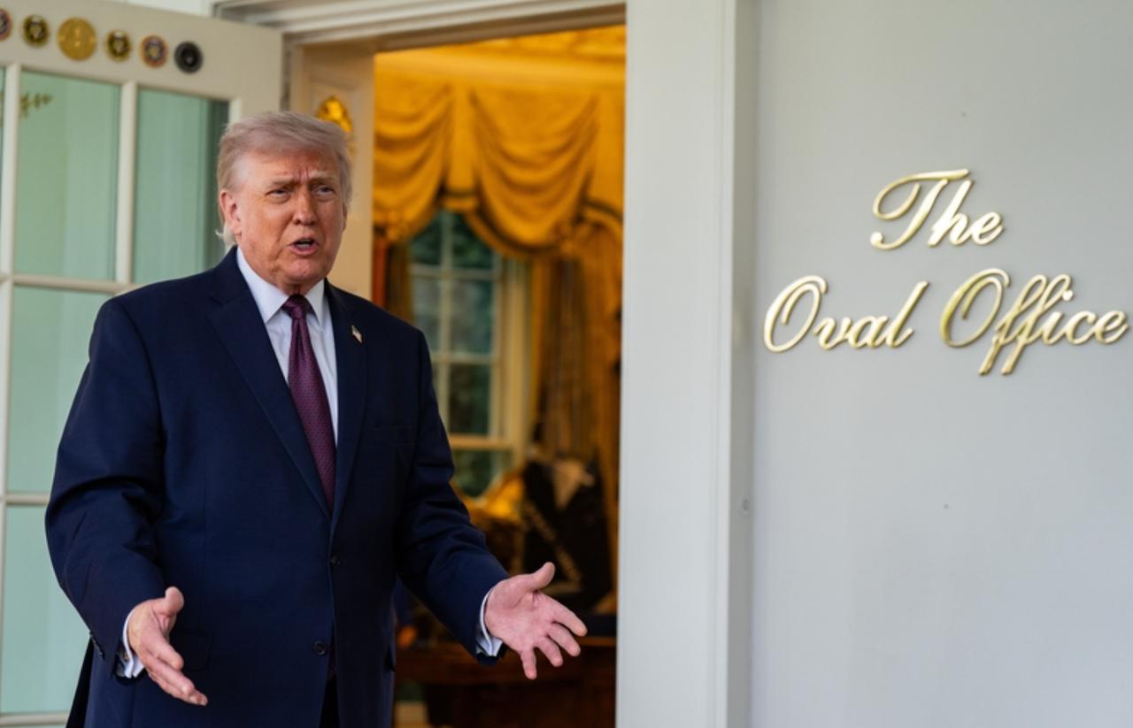 4月13日，美方公开表态，称伊朗方向行动结束后，不排除对古巴采取军事动作，白宫已