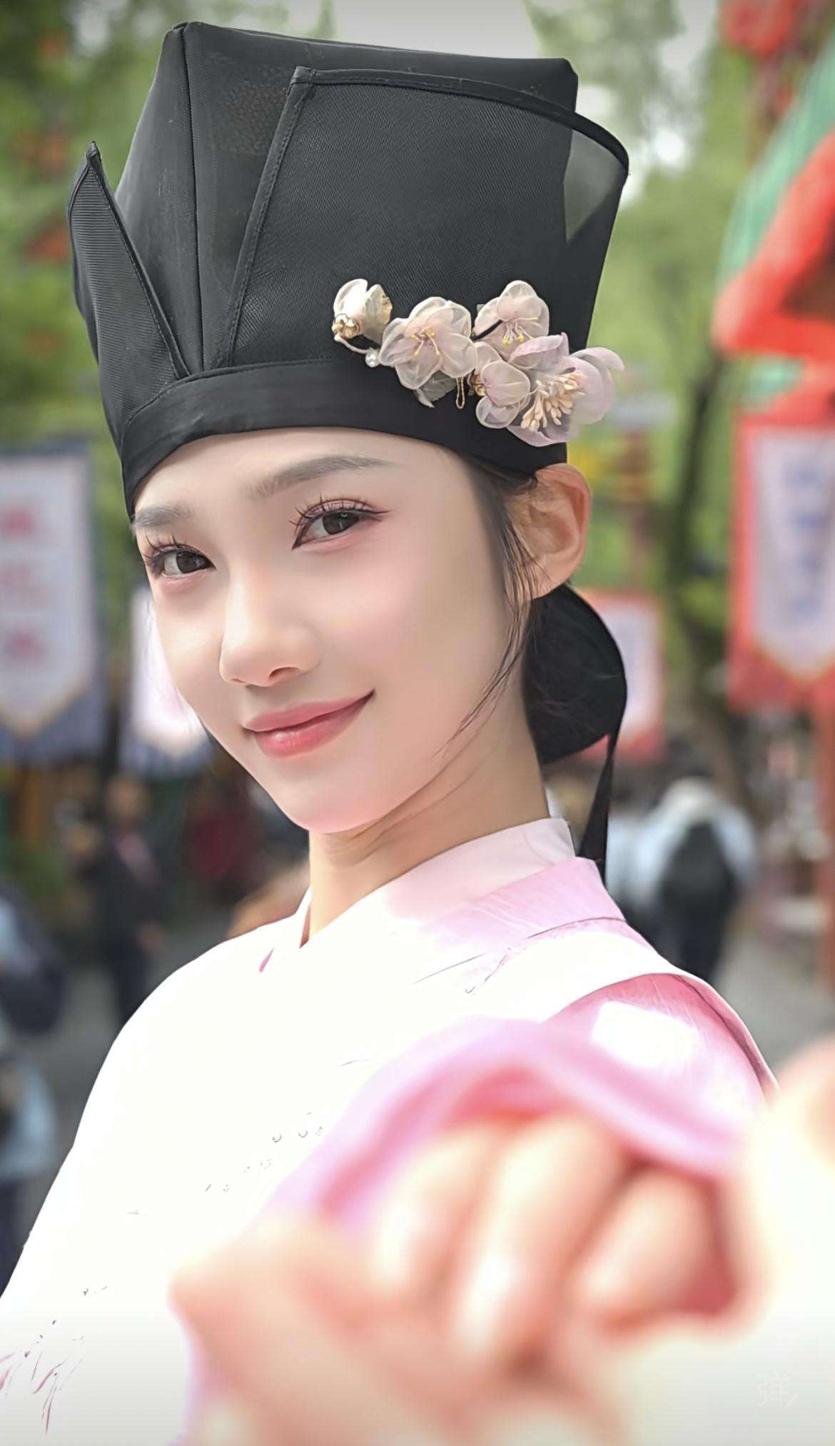 宋代女装造型，真是英姿飒爽之余不缺女性的柔美，感觉还挺好看的，大家觉得呢？

女