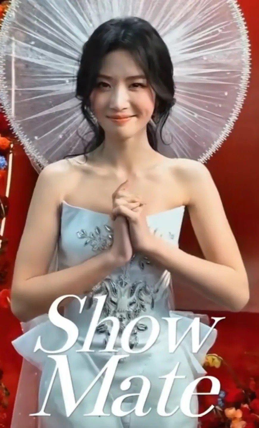 卢昱晓瘦了怎么有一种僵感 