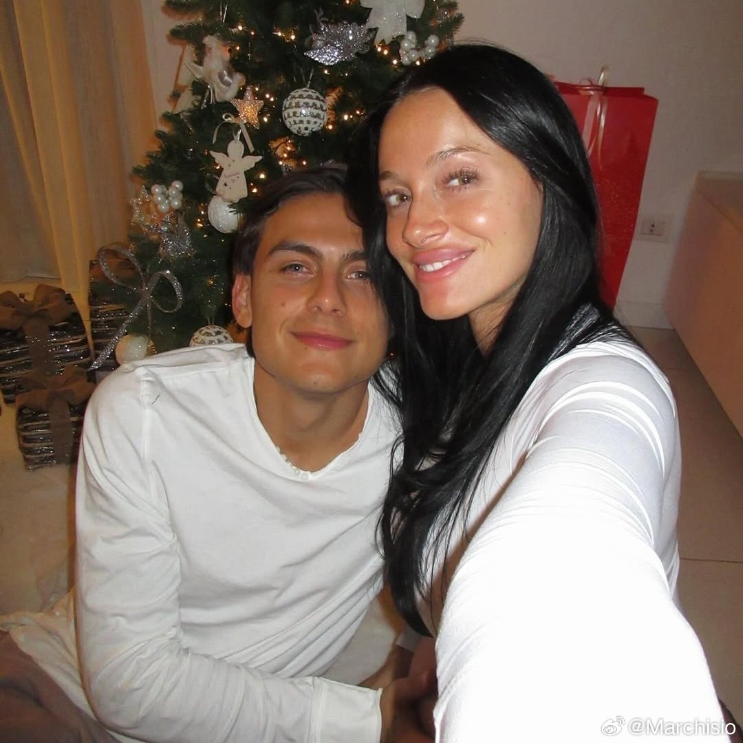 突发！今天早上，罗马杰梅利医院传来喜讯！前夫哥迪巴拉与太太萨巴蒂尼的女儿诞生了，