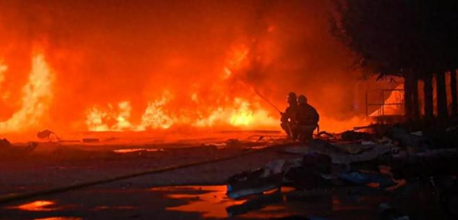 惨烈！莫斯科遭乌克兰无人机大规模袭击，空中交通暂时受扰，超 300 架航班被迫取
