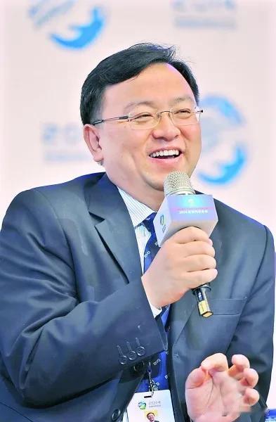 王传福，比亚迪的老板，谈到了国内电动车市场。他认为我们国家和西方不同，对石油的依