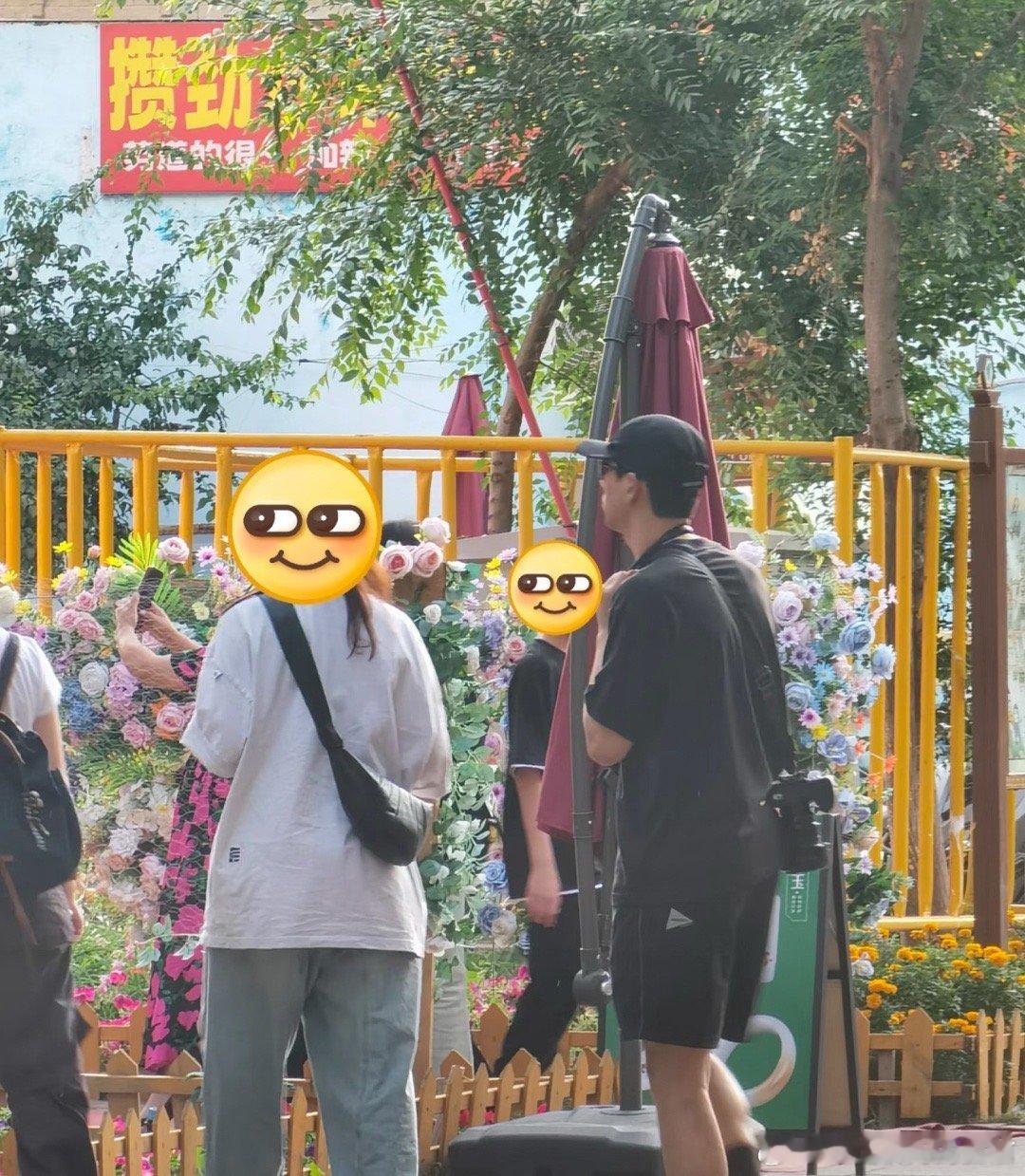 新疆偶遇了李现网友新疆偶遇了李现 omg…… ​​​