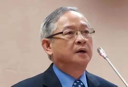 林郁方真的不要脸。林郁方亲美也就算了，还一副汉奸嘴脸，竟然大言不惭地说，大陆对台